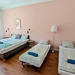 Flat In Zizkov -401- Lägenhet *